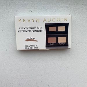KEVYN AUCOIN
The Contour Duo On The Go